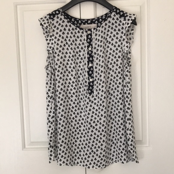 LOFT Black White Geo Print Henley Blouse Cap Sleeve Lightweight Top SP - Picture 1 of 13
